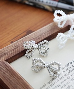 Lele Sadoughi PAVE TRILLIUM ピアス セール】 LELE SADOUGHI PAVE TRILLIUM ピアス （ピアス