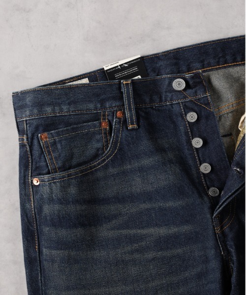 Levi's(リーバイス)の「Levi's(リーバイス)【メンズ】「501」セルビッジデニムパンツ オリジナルストレート(デニムパンツ・メンズ・ダークインディゴブルー・28inch/29inch/30inch/31inch/32inch/33inch/34inch/36inch)」の6枚目の写真