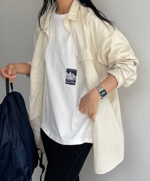 COLONY 2139(コロニートゥーワンスリーナイン)の「サイドプリントTシャツ(Tシャツ/カットソー・レディース・ネイビー/グレー/オフホワイト・FREE)」の2枚目の写真