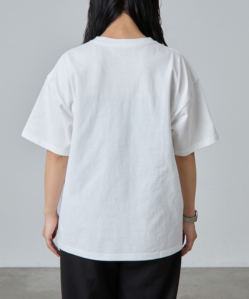 COLONY 2139(コロニートゥーワンスリーナイン)の「サイドプリントTシャツ(Tシャツ/カットソー・レディース・ネイビー/グレー/オフホワイト・FREE)」の10枚目の写真