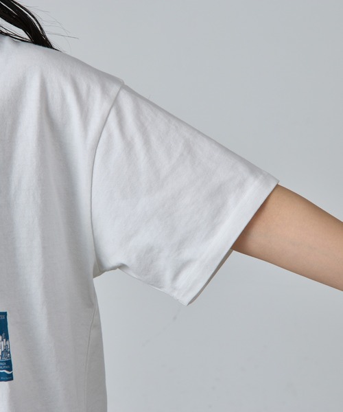 COLONY 2139(コロニートゥーワンスリーナイン)の「サイドプリントTシャツ(Tシャツ/カットソー・レディース・ネイビー/グレー/オフホワイト・FREE)」の13枚目の写真