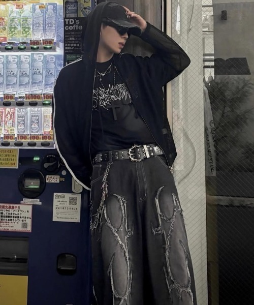 ARULE(アルール)の「A'GEM/9 × .kom 『ARULE/アルール』 汚し加工BIG半袖Tシャツ(Tシャツ/カットソー・メンズ・ブラック/グレー・M)」の3枚目の写真