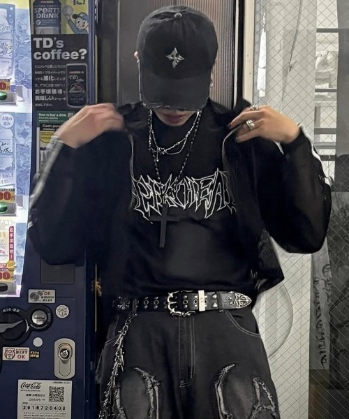ARULE(アルール)の「A'GEM/9 × .kom 『ARULE/アルール』 汚し加工BIG半袖Tシャツ(Tシャツ/カットソー・メンズ・ブラック/グレー・M)」の4枚目の写真