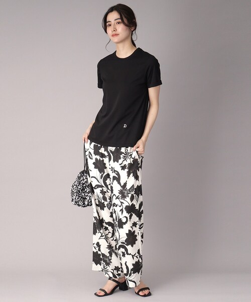 DRESSTERIOR(ドレステリア)の「【洗える】シルクブレンドポンチTシャツ(Tシャツ/カットソー・レディース・ホワイト/チャコールグレー/ブラック・38/36/34)」の5枚目の写真