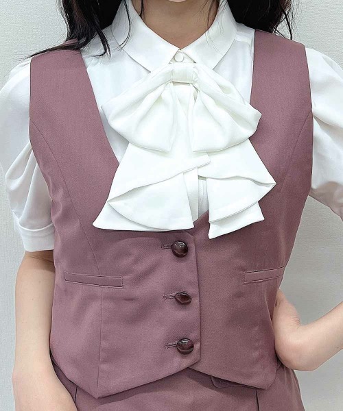 F i.n.t（フィント）の「ディープネックベストセットアップ/ fint　フィント（セットアップ・レディース・モーブ系/グレー・FREE）」の3枚目の写真