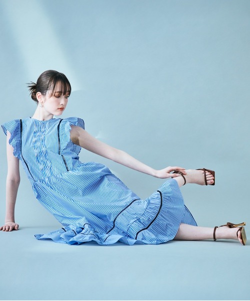 Audie a Muses(オーディアミューズ)の「ストライプローウエストワンピ―ス(ワンピース・レディース・ネイビー・42/38/40)」の13枚目の写真