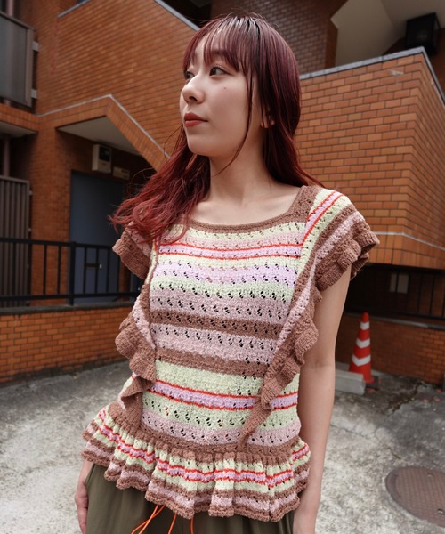 RODEO CROWNS WIDE BOWL(ロデオクラウンズワイドボウル)の「2WAYフリルクロシェニットトップス(ニット/セーター・レディース・ホワイト/クリアレッド/マルチ・FREE)」の1枚目の写真