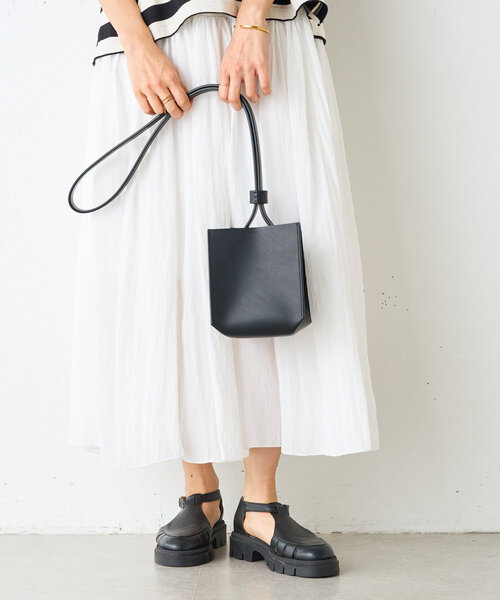 LIVETART（リヴェタート）の「《ARRHE STUDIO》キューブショルダーバッグ（ショルダーバッグ・レディース・ブラック・FREE）」の2枚目の写真