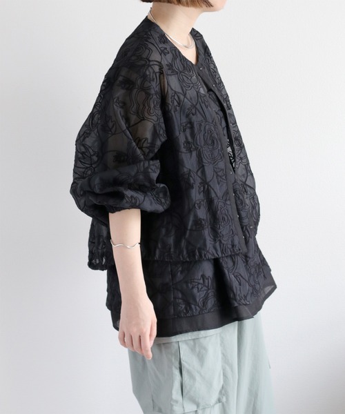 cepo（セポ）の「〈セットアップ対応〉フラワーシアーホックシャツブラウス（シャツ/ブラウス・レディース・オフホワイト/ブラック・M）」の11枚目の写真