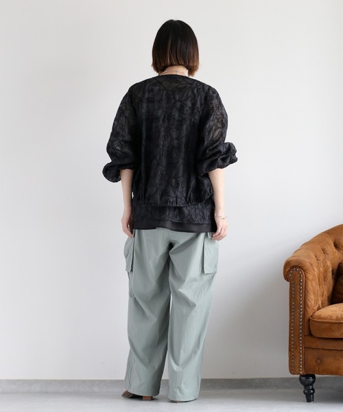 cepo（セポ）の「〈セットアップ対応〉フラワーシアーホックシャツブラウス（シャツ/ブラウス・レディース・オフホワイト/ブラック・M）」の4枚目の写真