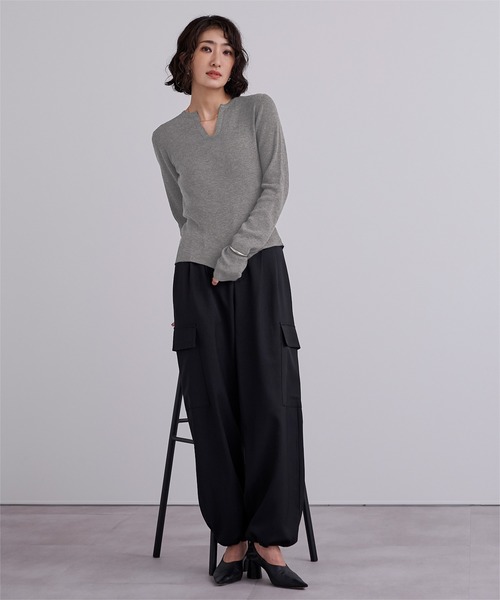 UR'S(ユアーズ)の「チクチクしないウールブレンドキーネックリブニット(ニット/セーター・レディース・ライトピンク/ホワイト/ネイビー/チャコール/ライトベージュ・L/M/XL/S)」の11枚目の写真