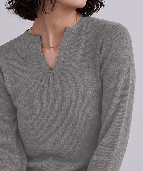 UR'S(ユアーズ)の「チクチクしないウールブレンドキーネックリブニット(ニット/セーター・レディース・ライトピンク/ホワイト/ネイビー/チャコール/ライトベージュ・L/M/XL/S)」の14枚目の写真