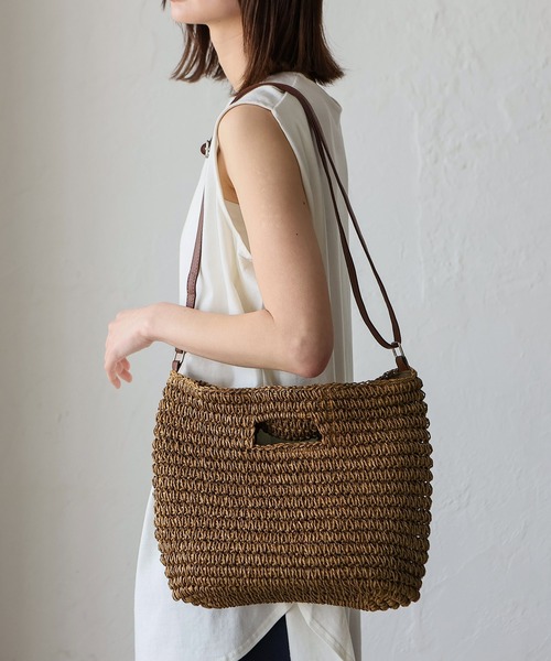 VitaFelice(ヴィータフェリーチェ)の「ペーパーブレード3wayショルダーバッグ(かごバッグ・レディース・ブラウン・FREE)」の4枚目の写真