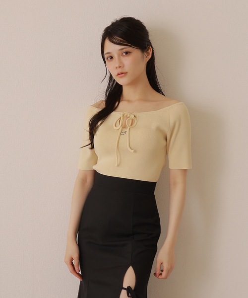 M DOLLY(エムドリー)の「*M DOLLY original* front drop hall ribbon tops/フロントドロップホールリボントップス(ニット/セーター・レディース・アイボリー/ブラック/モカ・FREE)」の5枚目の写真