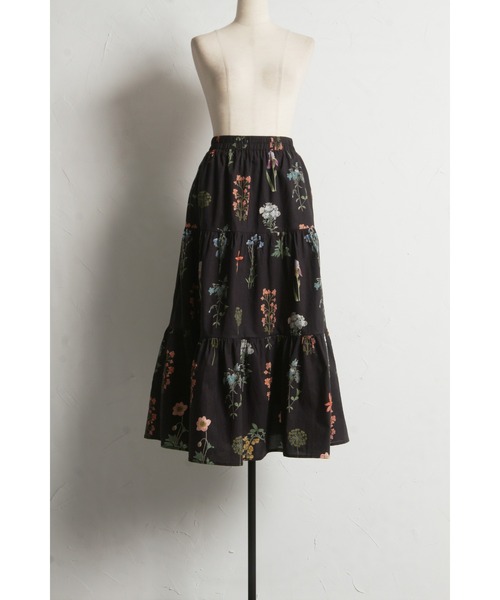&. NOSTALGIA(アンドドットノスタルジア)の「【ZOZO限定】フラワープリントティアードスカート(スカート・レディース・ブラック/アイボリー・M)」の17枚目の写真