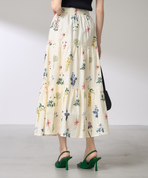 &. NOSTALGIA(アンドドットノスタルジア)の「【ZOZO限定】フラワープリントティアードスカート(スカート・レディース・ブラック/アイボリー・M)」の15枚目の写真