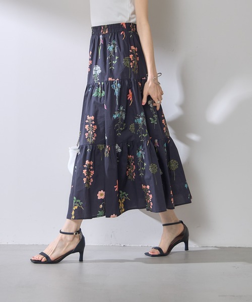 &. NOSTALGIA(アンドドットノスタルジア)の「【ZOZO限定】フラワープリントティアードスカート(スカート・レディース・ブラック/アイボリー・M)」の11枚目の写真