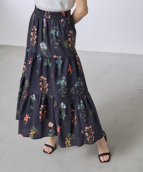 &. NOSTALGIA(アンドドットノスタルジア)の「【ZOZO限定】フラワープリントティアードスカート(スカート・レディース・ブラック/アイボリー・M)」の12枚目の写真