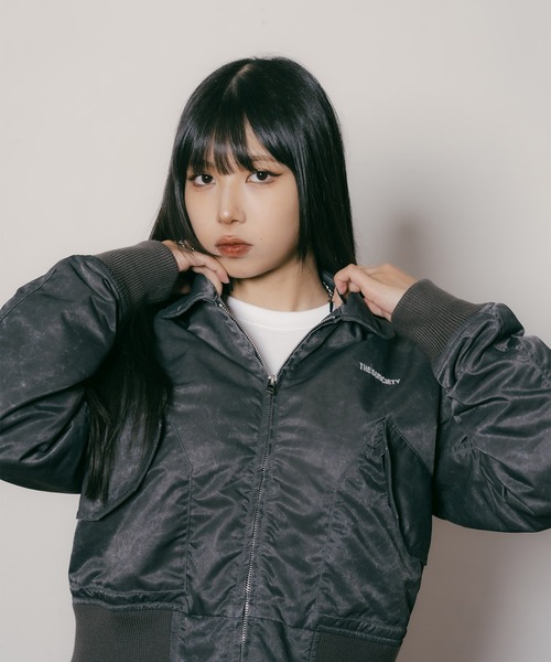 Subciety(サブサエティ)の「CWU-36P【WOMEN】(ミリタリージャケット・レディース・カモフラージュ/ブラック/オリーブ・FREE)」の2枚目の写真