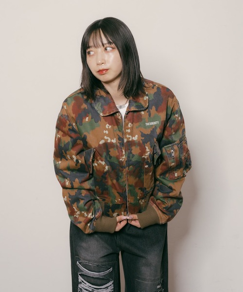 Subciety(サブサエティ)の「CWU-36P【WOMEN】(ミリタリージャケット・レディース・カモフラージュ/ブラック/オリーブ・FREE)」の4枚目の写真