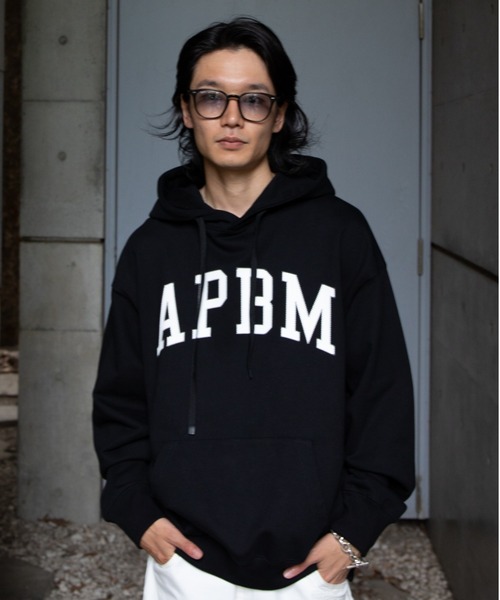 APPLEBUM(アップルバム)の「“APBM” Sweat Parka(パーカー・メンズ・アッシュグレー/ネイビー/ブラック・LARGE/XX-LARGE/X-LARGE/MEDIUM)」の2枚目の写真