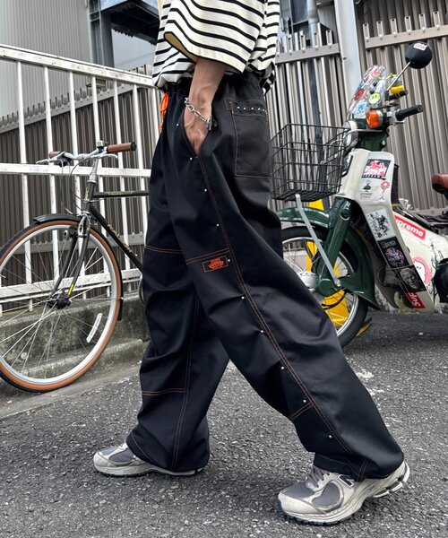 SOUNDSGOOOOD（サウンズグッド）の「【SOUNDS GOOOD】ダブルニースタッズパラシュートパンツ（カーゴパンツ・レディース・ブラック/ブラウン/レッド・ONE SIZE）」の12枚目の写真