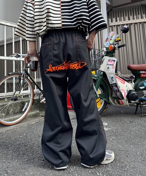 SOUNDSGOOOOD（サウンズグッド）の「【SOUNDS GOOOD】ダブルニースタッズパラシュートパンツ（カーゴパンツ・レディース・ブラック/ブラウン/レッド・ONE SIZE）」の13枚目の写真