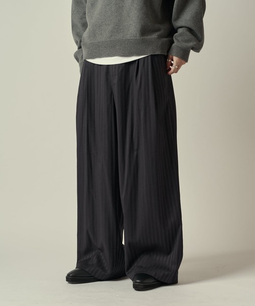 Lui's(ルイス)の「【Neucon/ニューコン】ストライプ/チェック ワイドストレートスラックス(スラックス・メンズ・ブラック/ブラウン・2/1)」の1枚目の写真