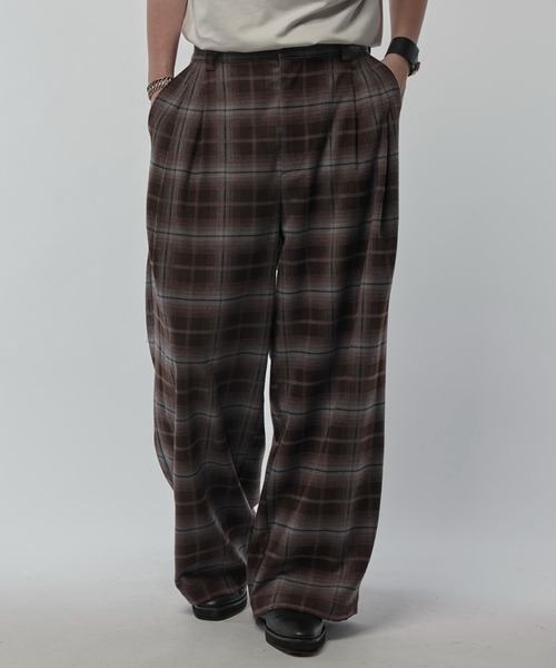 Lui's(ルイス)の「【Neucon/ニューコン】ストライプ/チェック ワイドストレートスラックス(スラックス・メンズ・ブラック/ブラウン・2/1)」の7枚目の写真