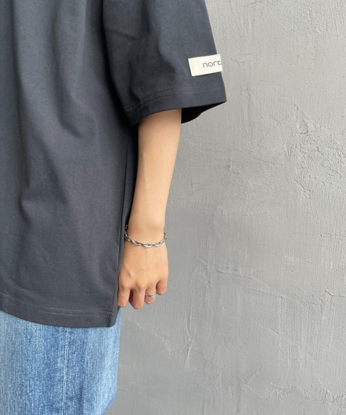 NORDISK（ノルディスク）の「[NORDISK/ノルディスク] 別注 HYGGE カモ バックプリントTシャツ（Tシャツ/カットソー・レディース・チャコールグレー/ホワイト・50/48/46/44）」の13枚目の写真