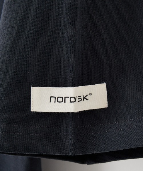 NORDISK（ノルディスク）の「[NORDISK/ノルディスク] 別注 HYGGE カモ バックプリントTシャツ（Tシャツ/カットソー・レディース・チャコールグレー/ホワイト・50/48/46/44）」の4枚目の写真
