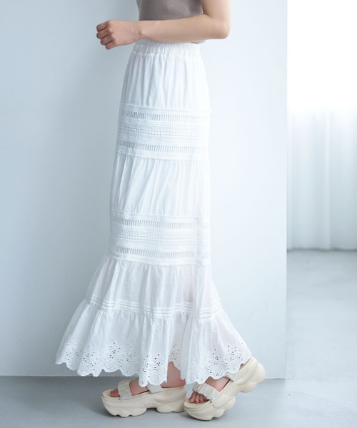 mysty woman（ミスティウーマン）の「コットンティアードレーススカート　586727（スカート・レディース・ブラック/オフホワイト/ブラウン・FREE）」の2枚目の写真