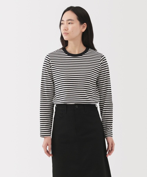 無印良品（ムジルシリョウヒン）の「婦人　天竺編みクルーネック長袖Ｔシャツ（Tシャツ/カットソー・レディース・ブラック系/ブルー系/グレー/ホワイト/ブラック/ブラウン系/グレー系・XL/L/M/S/XS/XXL）」の3枚目の写真