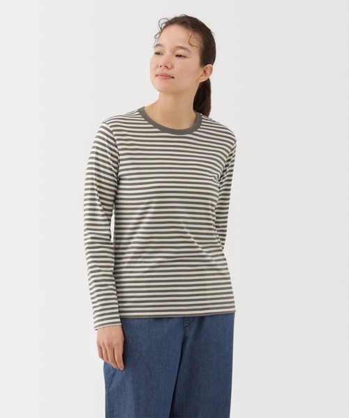 無印良品（ムジルシリョウヒン）の「婦人　天竺編みクルーネック長袖Ｔシャツ（Tシャツ/カットソー・レディース・ブラック系/ブルー系/グレー/ホワイト/ブラック/ブラウン系/グレー系・XL/L/M/S/XS/XXL）」の5枚目の写真