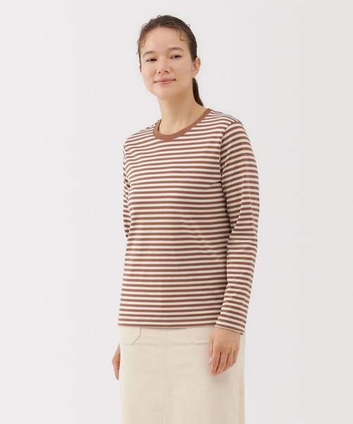 無印良品（ムジルシリョウヒン）の「婦人　天竺編みクルーネック長袖Ｔシャツ（Tシャツ/カットソー・レディース・ブラック系/ブルー系/グレー/ホワイト/ブラック/ブラウン系/グレー系・XL/L/M/S/XS/XXL）」の6枚目の写真