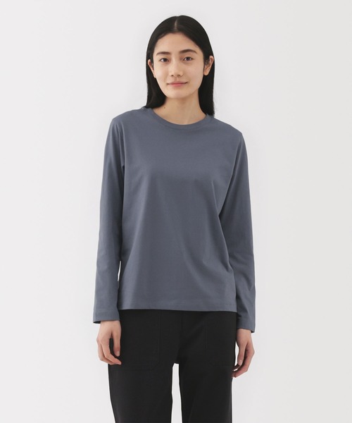 無印良品（ムジルシリョウヒン）の「婦人　天竺編みクルーネック長袖Ｔシャツ（Tシャツ/カットソー・レディース・ブラック系/ブルー系/グレー/ホワイト/ブラック/ブラウン系/グレー系・XL/L/M/S/XS/XXL）」の7枚目の写真