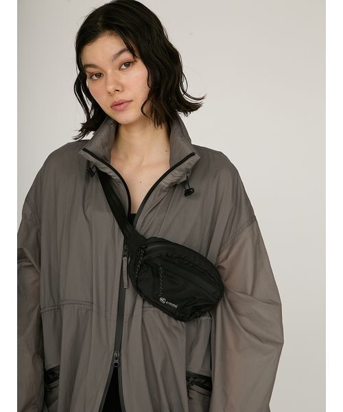 emmi（エミ）の「【emmi×KEEN】RECYCLE NYLON HIPBAG（ボディバッグ/ウエストポーチ・レディース・ブラック・F）」の4枚目の写真