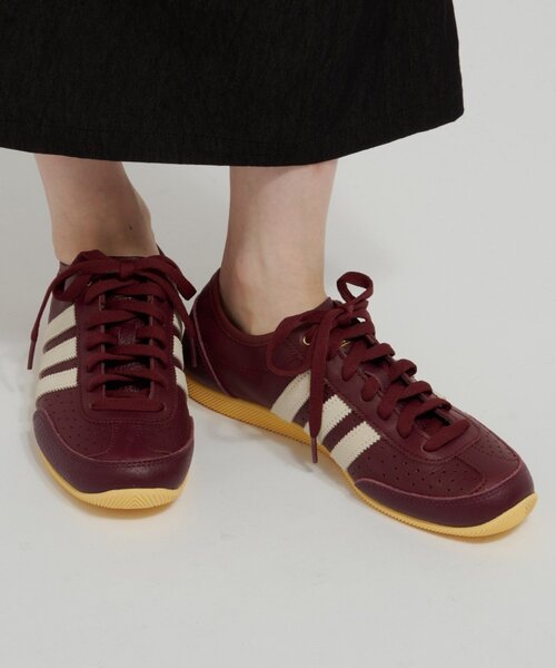 Omekashi(オメカシ)の「adidas/アディダス JAPAN DECON W(スニーカー・レディース・バーガンディー・24.5cm/25.5cm/23.5cm)」の2枚目の写真