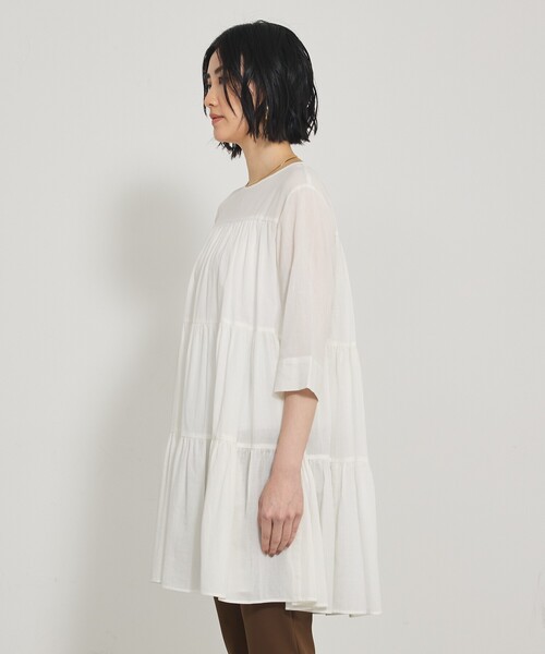 qualite（カリテ）の「【後ろ姿も美しく】ティアードチュニック/オフィスカジュアル/夏服/春服（シャツ/ブラウス・レディース・ブラック/オフホワイト/ブラウン系その他・フリー）」の8枚目の写真
