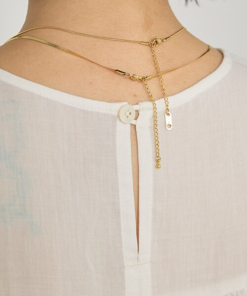 qualite（カリテ）の「【後ろ姿も美しく】ティアードチュニック/オフィスカジュアル/夏服/春服（シャツ/ブラウス・レディース・ブラック/オフホワイト/ブラウン系その他・フリー）」の10枚目の写真