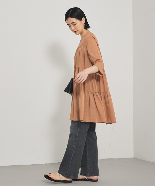 qualite（カリテ）の「【後ろ姿も美しく】ティアードチュニック/オフィスカジュアル/夏服/春服（シャツ/ブラウス・レディース・ブラック/オフホワイト/ブラウン系その他・フリー）」の16枚目の写真
