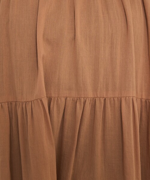 qualite(カリテ)の「【後ろ姿も美しく】ティアードチュニック/オフィスカジュアル/夏服/春服(シャツ/ブラウス・レディース・ブラック/オフホワイト/ブラウン系その他・フリー)」の22枚目の写真