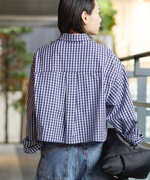 JOURNAL STANDARD(ジャーナルスタンダード)の「コンパクトコットン クロップドシャツ(シャツ/ブラウス・レディース・ネイビー/ホワイト/サックスブルー/ブルー・FREE)」の7枚目の写真