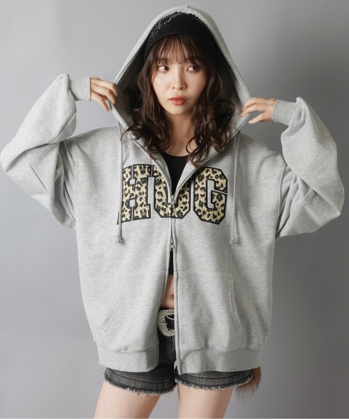 SPINNS（スピンズ）の「レオパロゴがGALくて可愛い☆Wジップビッグパーカー（パーカー・レディース・オフホワイト/杢グレー/ブラック/ピンク/ネイビー・ONESIZE）」の8枚目の写真