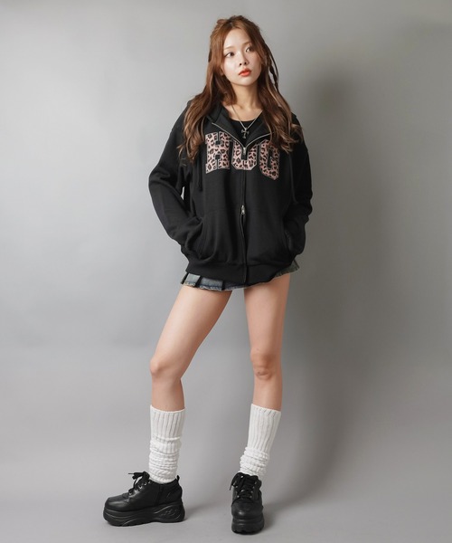 SPINNS（スピンズ）の「レオパロゴがGALくて可愛い☆Wジップビッグパーカー（パーカー・レディース・オフホワイト/杢グレー/ブラック/ピンク/ネイビー・ONESIZE）」の22枚目の写真