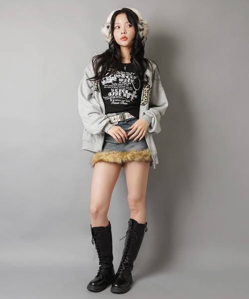 SPINNS（スピンズ）の「レオパロゴがGALくて可愛い☆Wジップビッグパーカー（パーカー・レディース・オフホワイト/杢グレー/ブラック/ピンク/ネイビー・ONESIZE）」の19枚目の写真