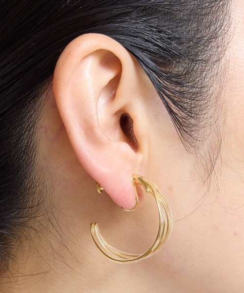 The Rule(ザルール)の「The Rule ザルール:Lattice earring 4重フープイヤリング(イヤリング・レディース・ホワイト/グリーン・FREE)」の3枚目の写真