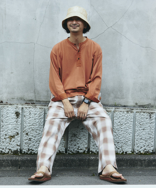 JOURNAL STANDARD relume(ジャーナルスタンダード レリューム)の「ガーメントダイ スリーピング ヘンリーネック Tシャツ(Tシャツ/カットソー・メンズ・キャメル/ホワイト/ブラックミックス・LARGE/MEDIUM)」の18枚目の写真