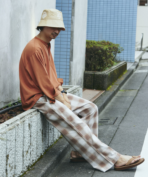 JOURNAL STANDARD relume(ジャーナルスタンダード レリューム)の「ガーメントダイ スリーピング ヘンリーネック Tシャツ(Tシャツ/カットソー・メンズ・キャメル/ホワイト/ブラックミックス・LARGE/MEDIUM)」の10枚目の写真
