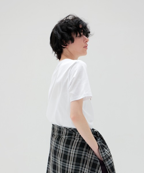 BAUM UND PFERDGARTEN（バウムウンドヘルガーデン）の「BAUM UND PFERDGARTEN / JAWO(フロントロゴハーフスリーブTシャツ 24278)（Tシャツ/カットソー・レディース・ホワイト・36）」の2枚目の写真